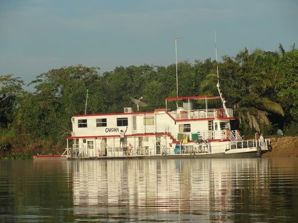 O barco-hotel Carcará, que afundou na região de Corumbá, no Pantanal sul-mato-grossense após vendaval; naufrágio matou 6 pessoas