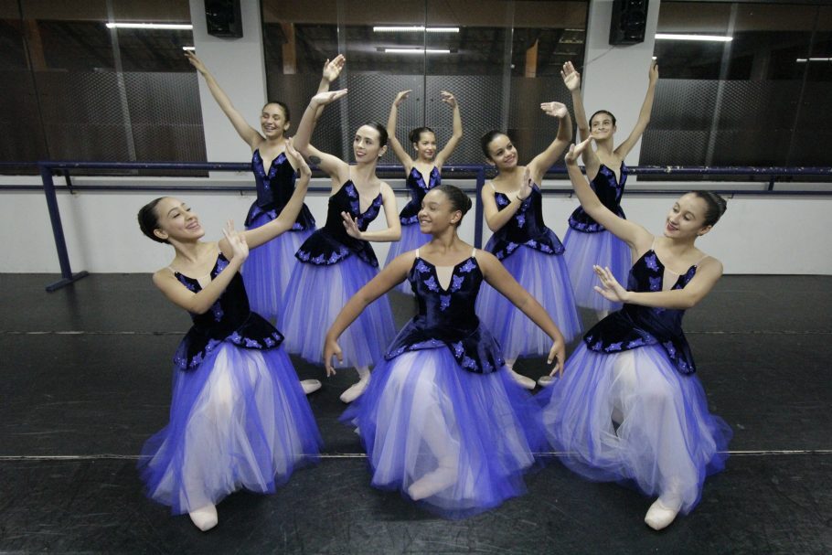 SEJEL Quarta Divisão oferece vagas para Oficinas de Dança Livre e EMARP está com inscrições abertas para Dança Livre, Ballet Adulto iniciante e Dança Urbana. Foto: Divulgação.