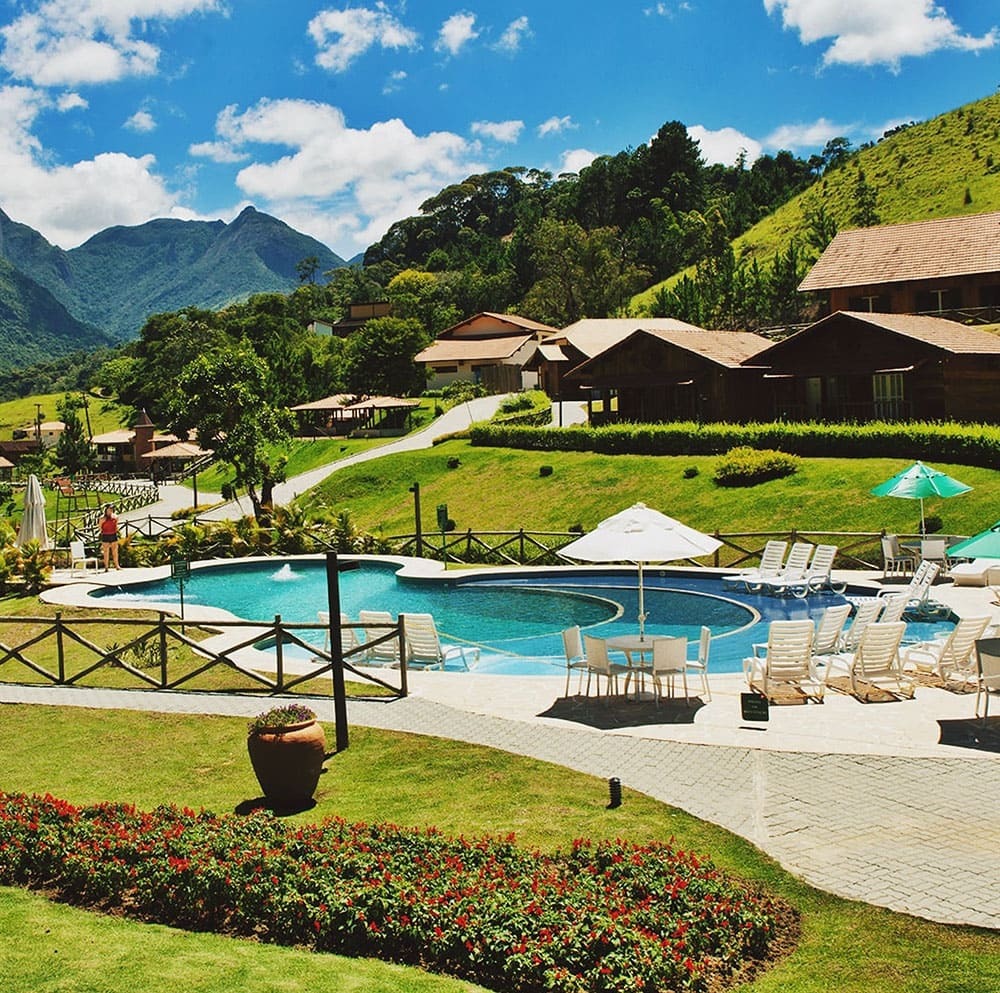 Vista panorâmica do Hotel Fazenda Suíça Le Canton, em Teresópolis (RJ)