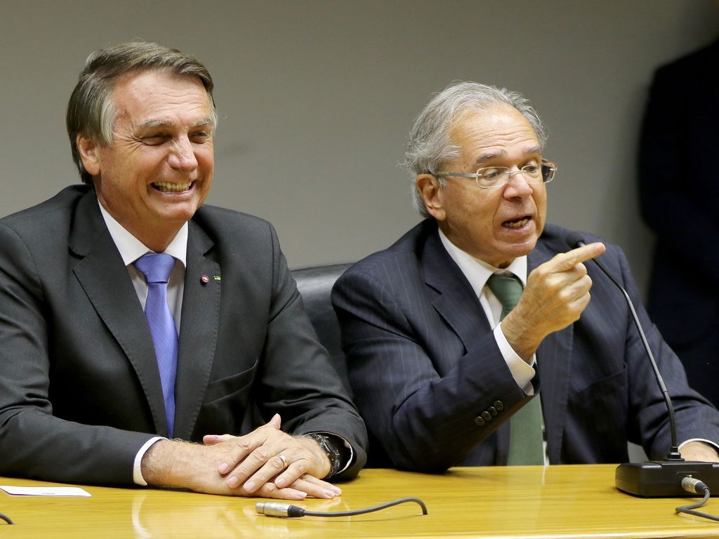 O presidente da República, Jair Bolsonaro e o ministro da economia, Paulo Guedes, fazem declaração conjunta à imprensa