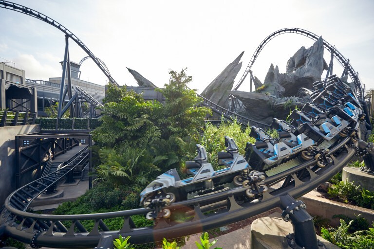 Uma das novidades do Universal Orlando Resort é a Jurassic World VelociCoaster