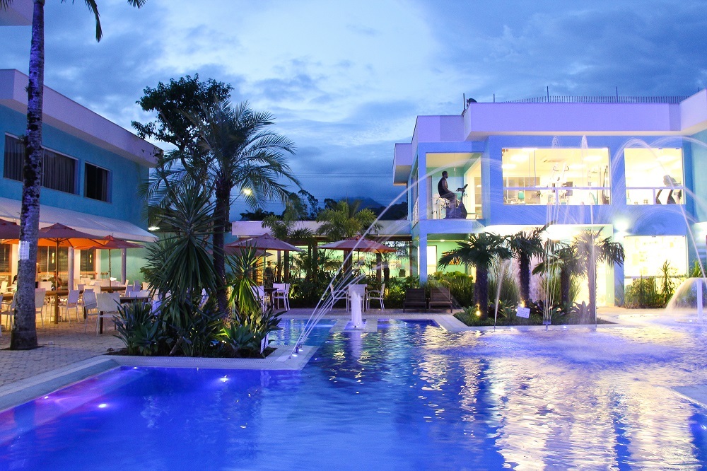  Hotel Port Louis, na praia da Tabatinga, em Caraguatatuba, um dos mais completos do litoral norte de SP