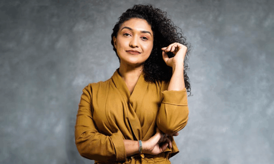 Na mesa "Quem é você na fila do Pão?", Vivi Duarte compartilha sua trajetória, desde a periferia da cidade de São Paulo até idealizar e concretizar seu projeto