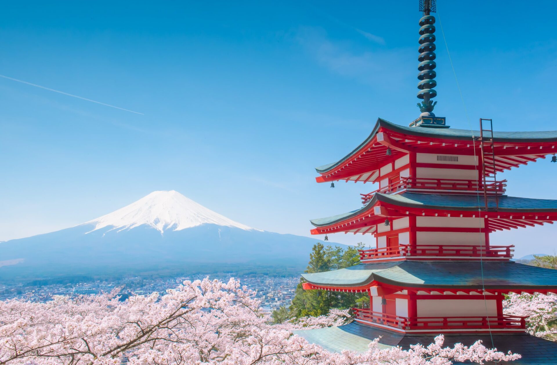 Do templo budista Chureito Pagoda oferece uma das vistas mais espetaculares para o Monte Fuji