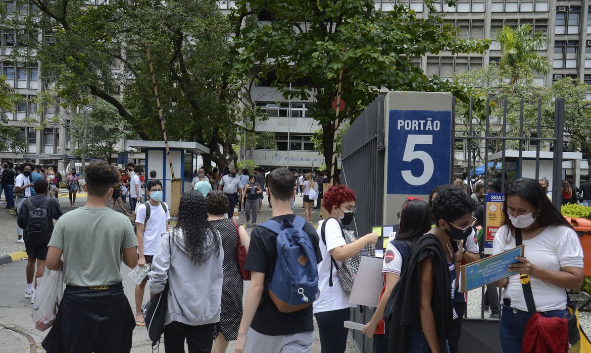 Como entrar na faculdade com e sem a nota do Enem