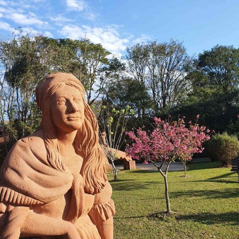 O Esculturas Parque Pedras do Silêncio fica em Nova Petrópolis , na Serra Gaúcha