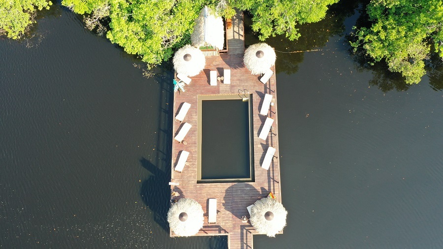 Vista da piscina de rio do Juma Amazon Lodge