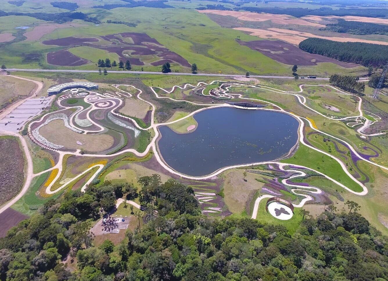  Vista aérea mostra a grandiosidade do Mátria Parque de Flores, em São Francisco de Paula, na Serra Gaúcha