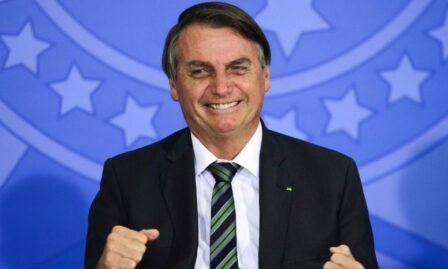 Quantas questões do Enem com a cara do Bolsonaro você acertaria? Resolva agora