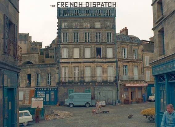 Novo filme de Wes Anderson se passa na cidade fictícia de Ennui-sur-Blasé, e foi gravada em Angoulême, na França
