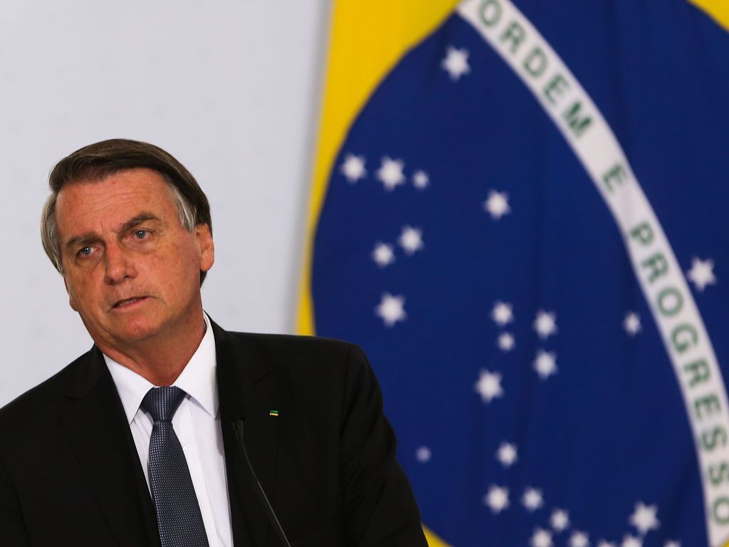 Bolsonaro usa tragédia no Sul da BA para atacar lockdown de governadores