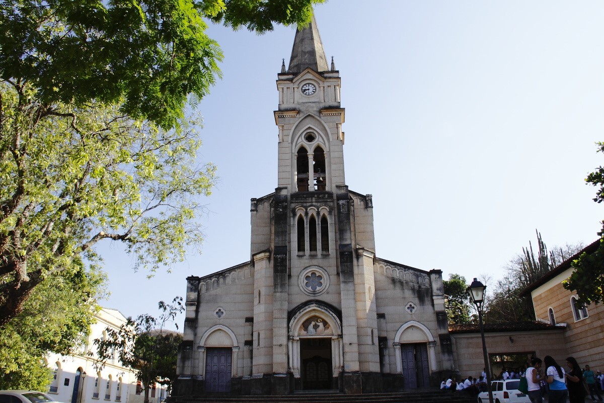 O largo do Rosário, com a igreja do Rosário ao fundo