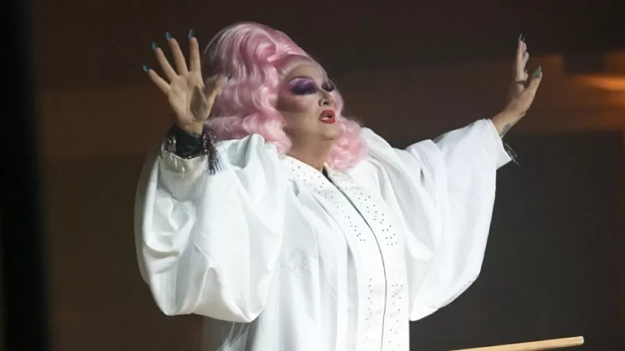 Pastor Craig Duke performou como drag queen no programa We’re Here (‘Nós Estamos Aqui’), da HBO