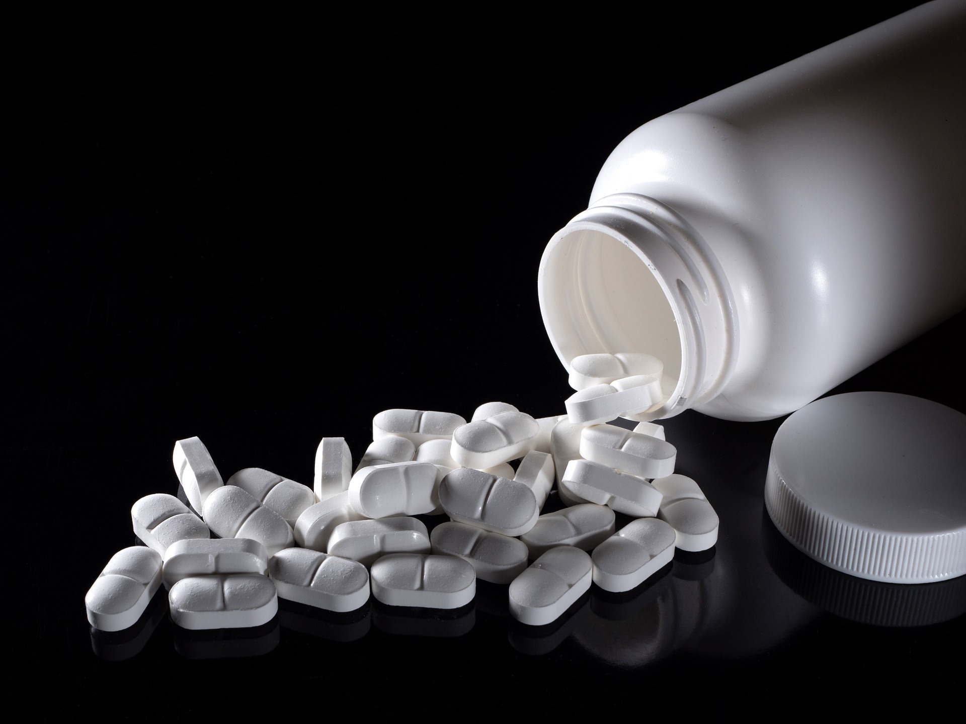 Agência reguladora dos EUA aprova uso emergencial de pílula contra covid-19 da Pfizer