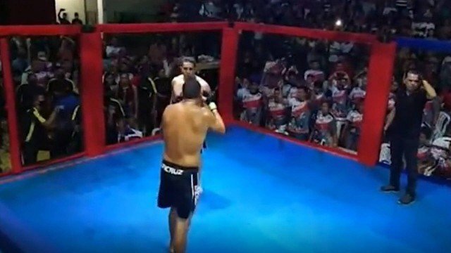 Prefeito de Borba (MA) e adversário político resolvem diferenças em octógono, no estilo UFC