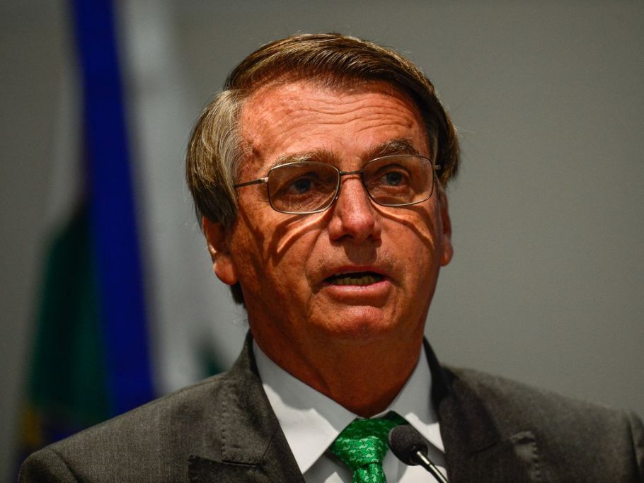 Jair Bolsonaro culpa PT por alta nos combustíveis