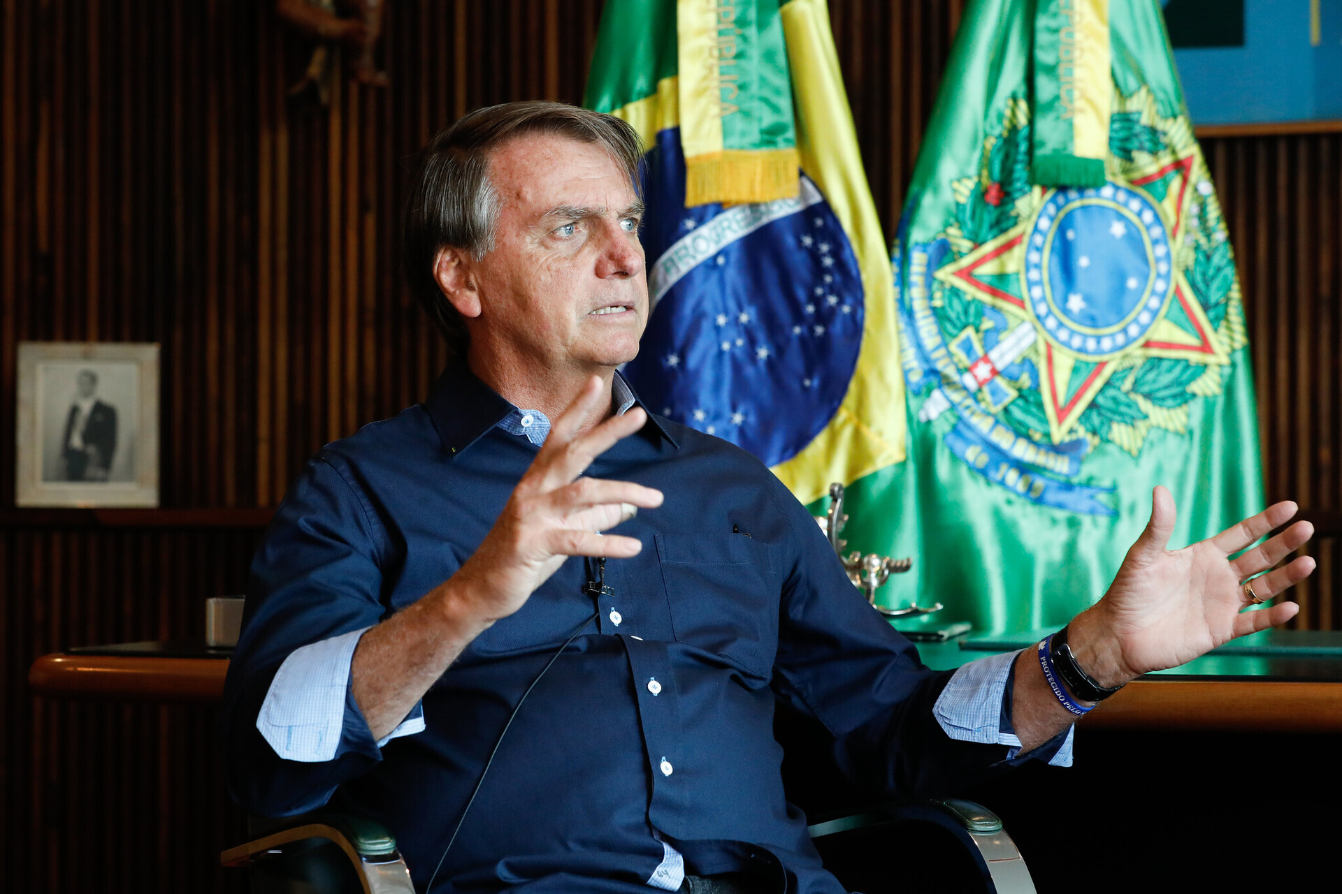 Em entrevista, presidente Jair Bolsonaro (PL) sugere que Ômicron é 'bem-vinda' ao Brasil