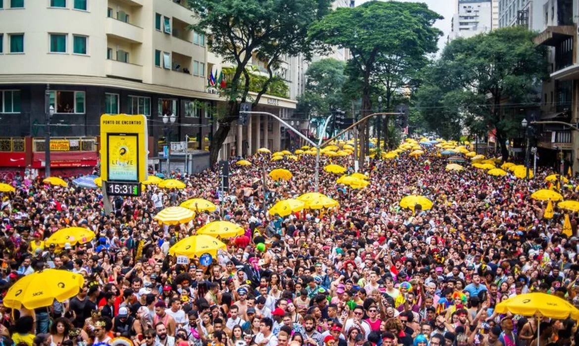  Mais de 250 blocos se posicionam contra Carnaval de rua em São Paulo