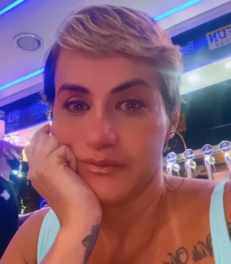 Milena Augusta, um mulher transexual de 37 anos, contou nas redes sociais foi vítima de transfobia em um bar em Santos, litoral de São Paulo