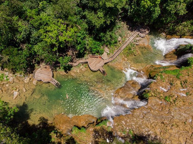 Parque das Cachoeiras, que fica a menos de 15 km do centro de Bonito