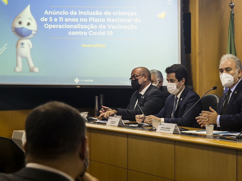 O ministro da Saúde, Marcelo Queiroga, fala sobre a inclusão de crianças de 5 a 11 anos no Plano Nacional de Operacionalização da Vacinação Contra a Covid-19.