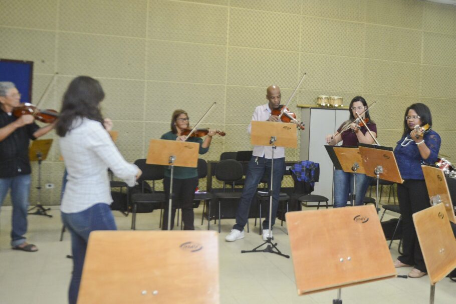 Prefeitura oferece 16 modalidades de aulas, entre elas violão, acordeom e canto coral, nos níveis iniciante e básico, a partir dos 7 anos de idade. Foto: Divulgação.