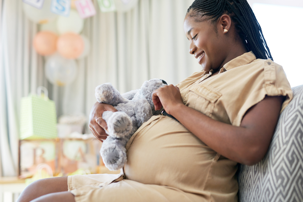 Câmara aprova regras para o retorno de grávidas ao trabalho presencial; entenda