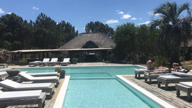  A piscina do charmoso hotel Suaya, em José Ignacio