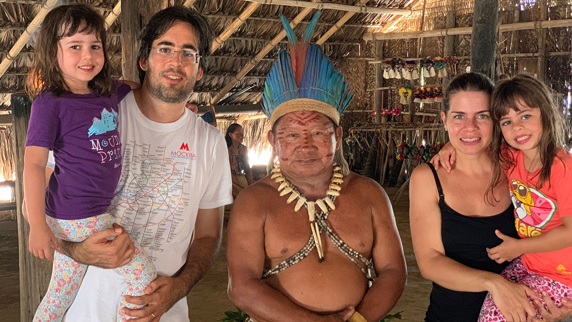 Hóspedes do Juma Amazon Lodge também podem uma tribo indígena