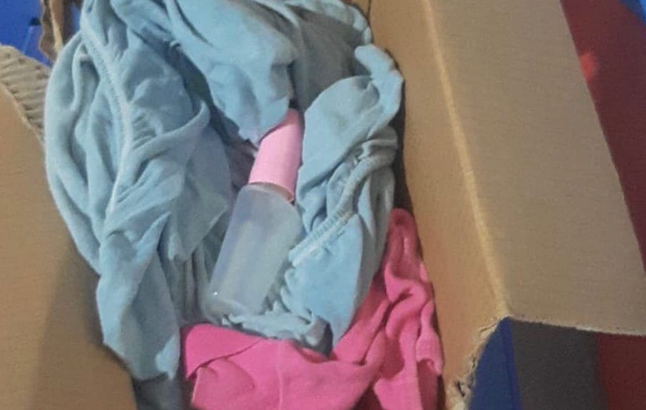 Bebê foi encontrada dentro de uma caixa de papelão em um terreno na cidade de Palhoça (SC)