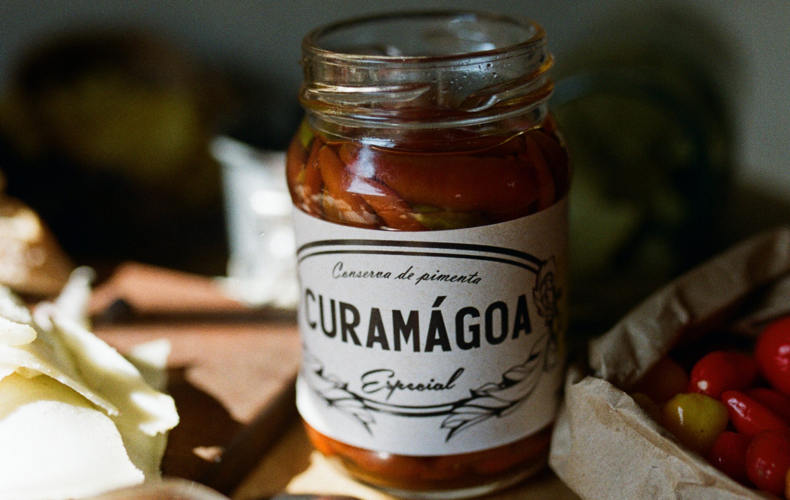Curamágoa quer provocar aquela sensação de “quentinho no peito” com suas conservas de pimenta, molhos pesto e chimichurri
