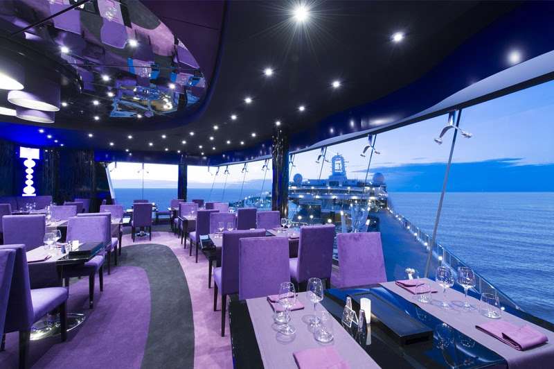 O Galaxy Lounge, do navio MSC Preziosa