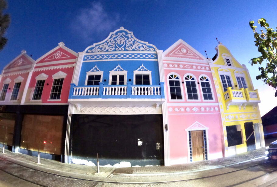Arquitetura colonial encanta no centro de Oranjestad, em Aruba