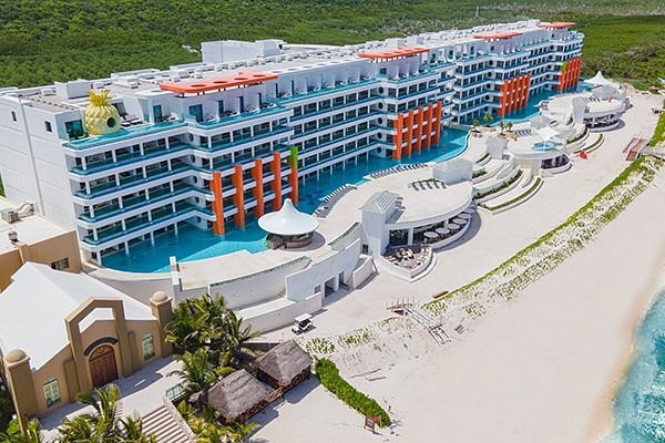 Todas as suítes do Nickelodeon Riviera Maya possuem piscina de e vista para o mar do Caribe mexicano