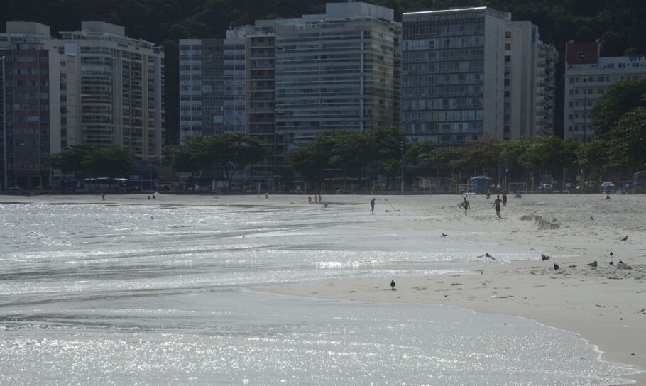  Estudo descobre presença de superbactérias em praias de Niterói