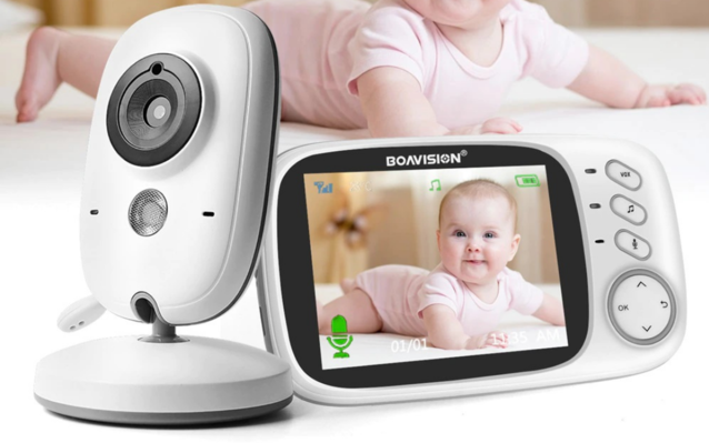 A babá eletrônica Baby Monitor 3.2 da BoaVision está no AliExpress com o valor de R$ 335,80 e conta com visão noturna infravermelha automática