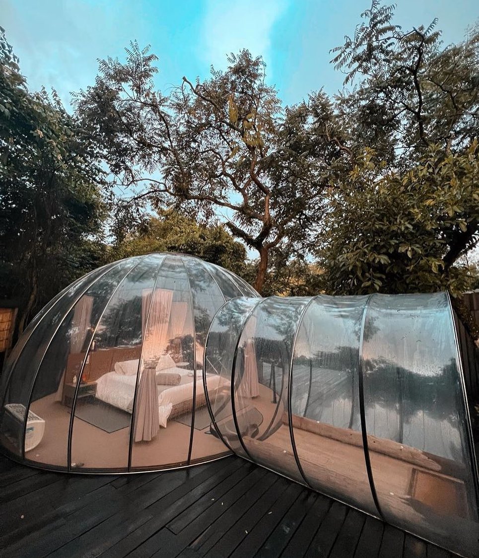 O quarto bolha é uma das opções de hospedagem do Cabana Home, em Araçoiaba da Serra