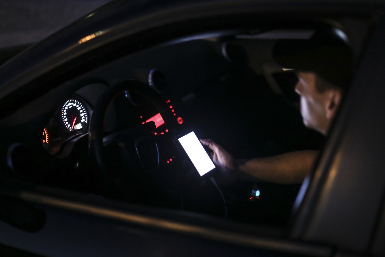 Mulheres relatam terem sido dopadas por motoristas de app; Veja como se proteger