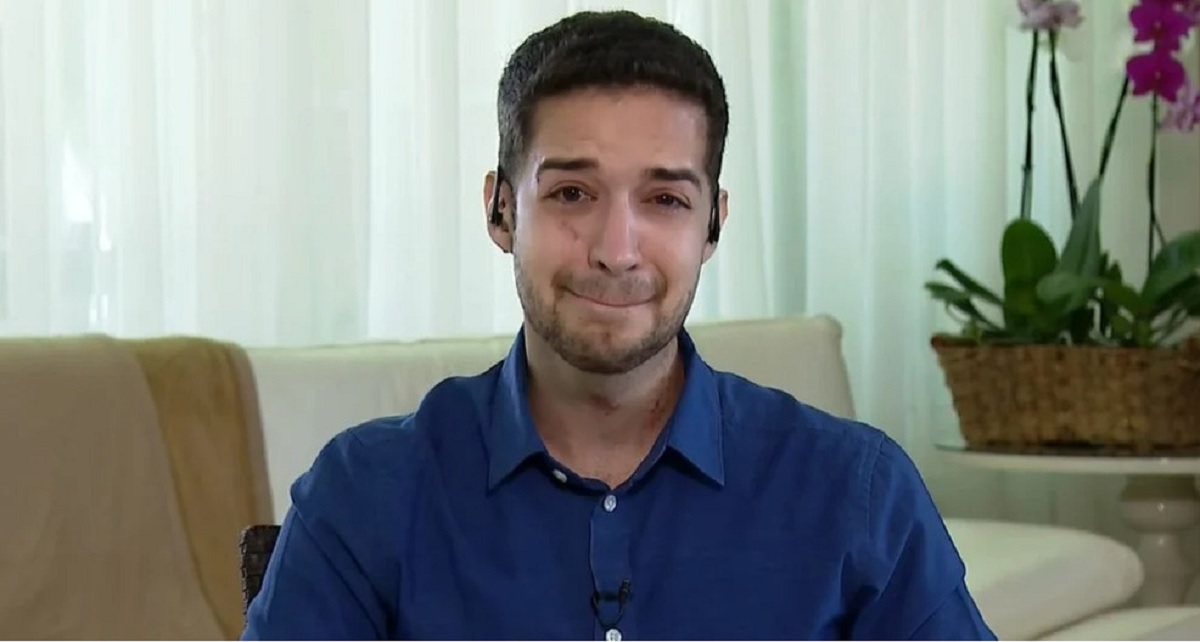 Repórter da Globo que foi esfaqueado fala de trauma e fica emocionado