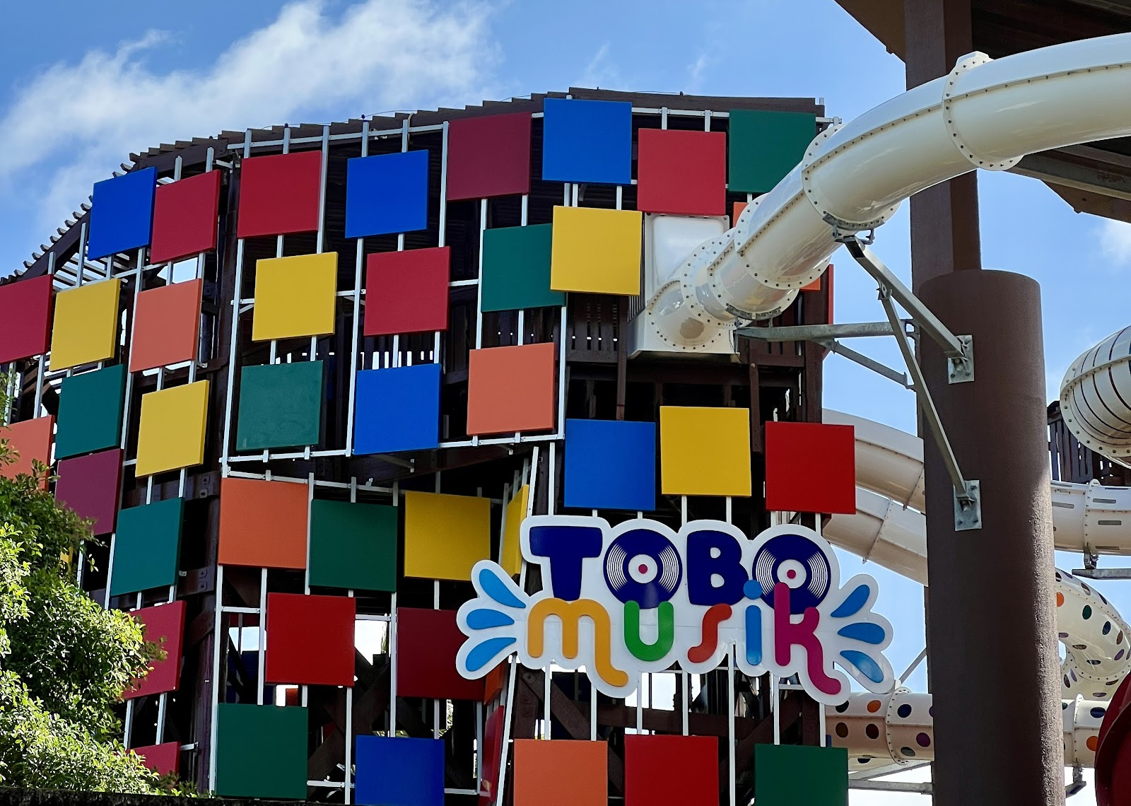 DJ Alok criou a trilha sonora do Tobomusik, novo toboágua do Beach Park