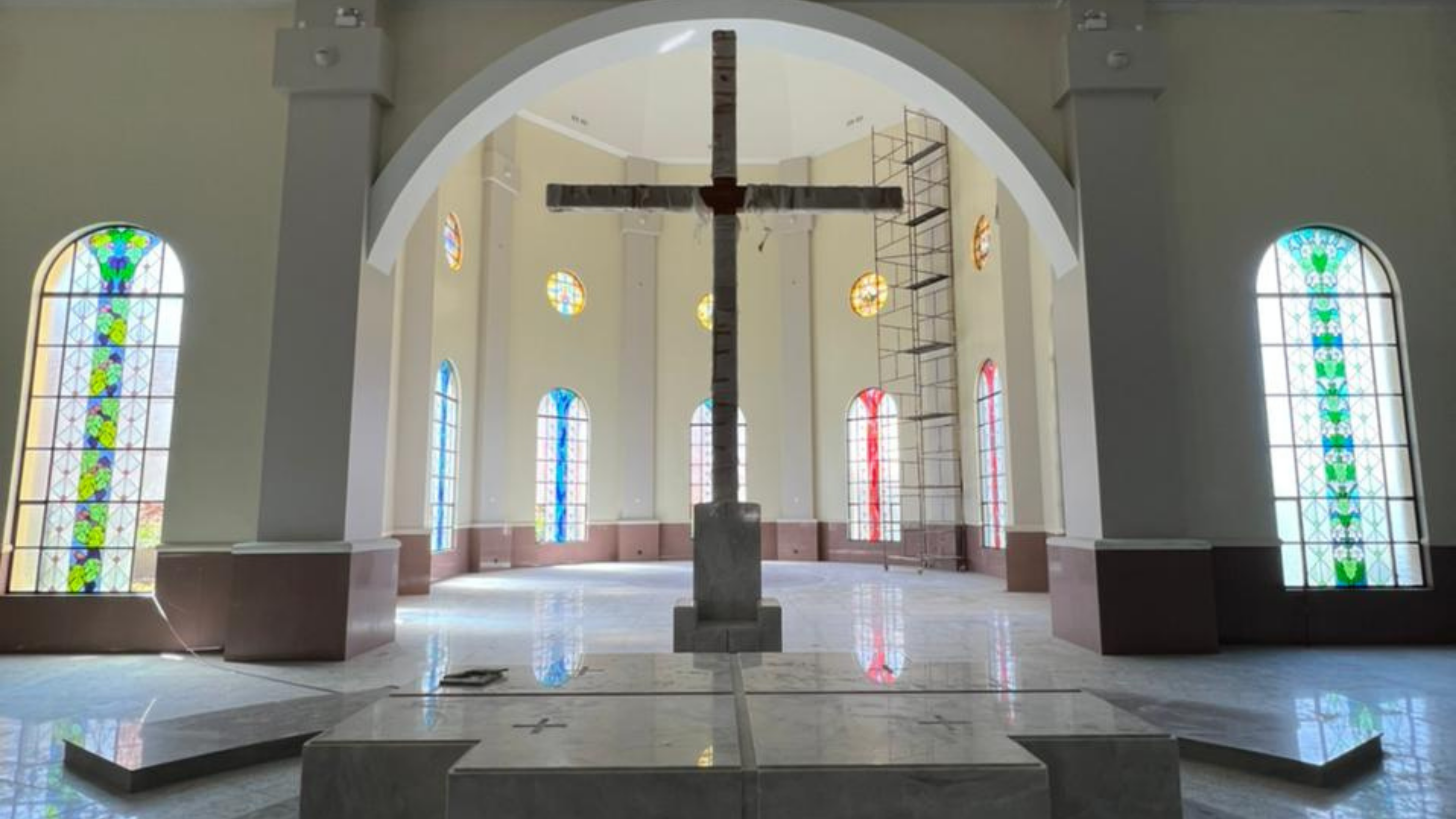 Interior do Santuário de Santa Rita de Cássia, em Minas Gerais