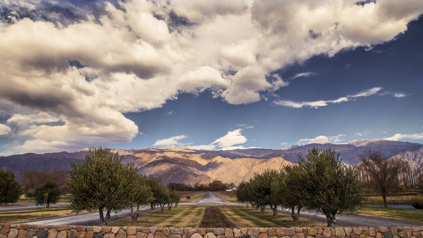 Salta, no norte da Argentina, oferece vinhos de altitude e belas paisagens