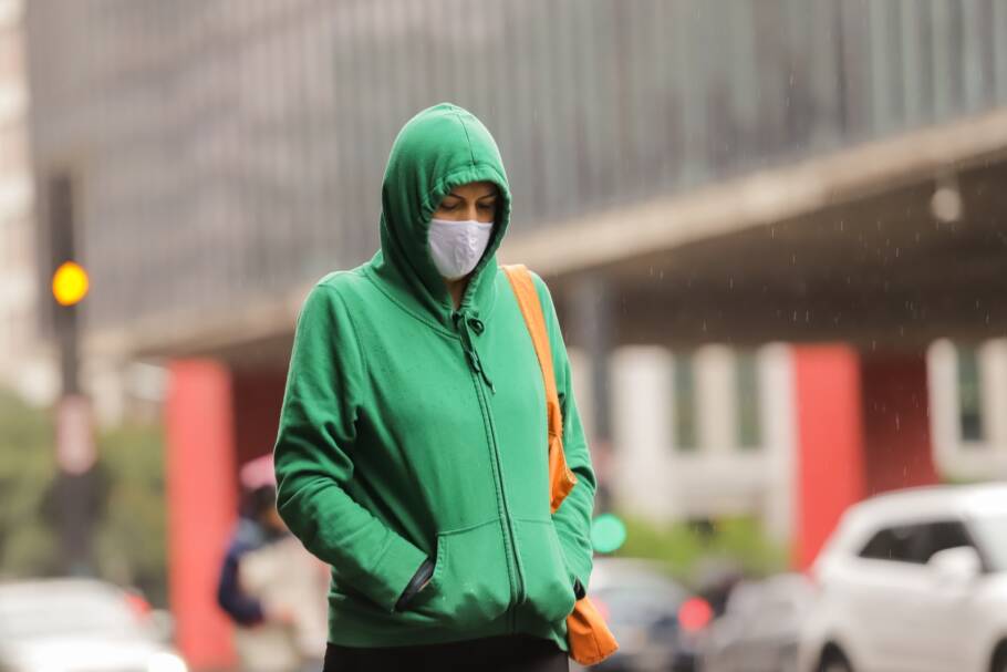 Frio volta a assolar o Brasil e massa de ar polar faz temperaturas despencarem