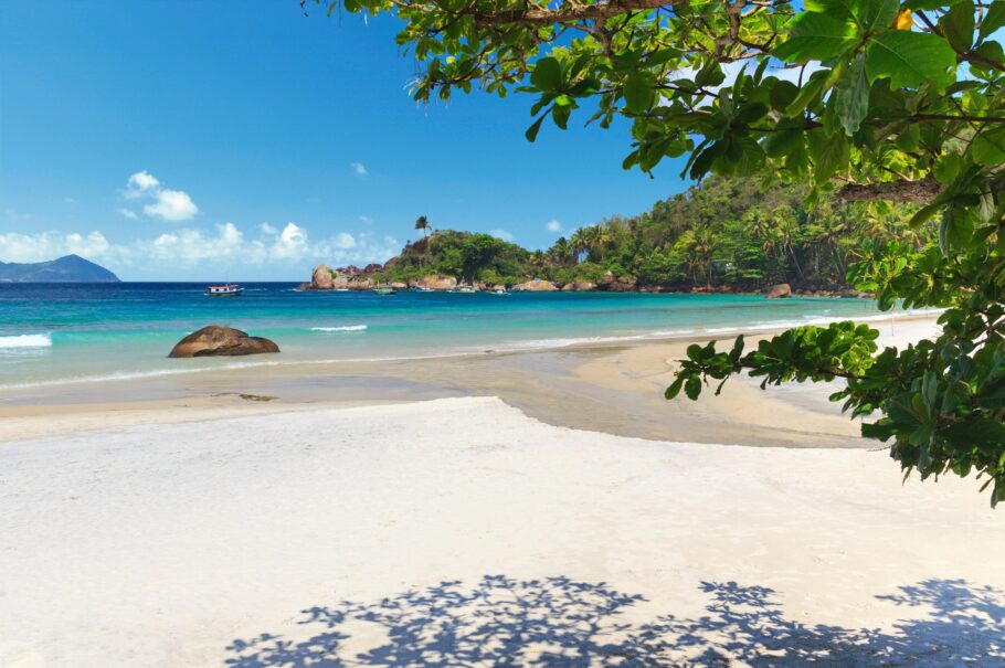 Ilha Grande, em Angra dos Reis (RJ), é um dos destinos que compreende a Rota Verde Azul