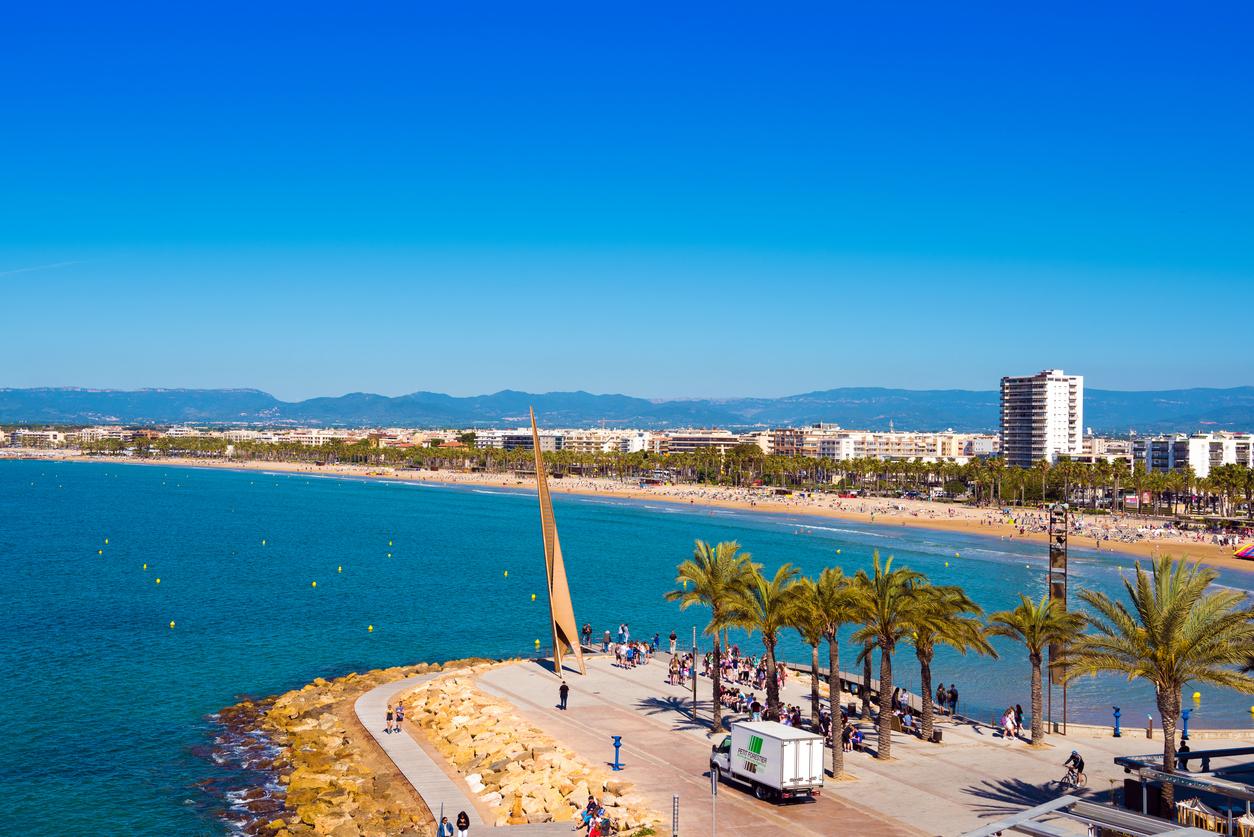 Salou é uma das melhores praias da Espanha para quem viaja crianças pequenas 