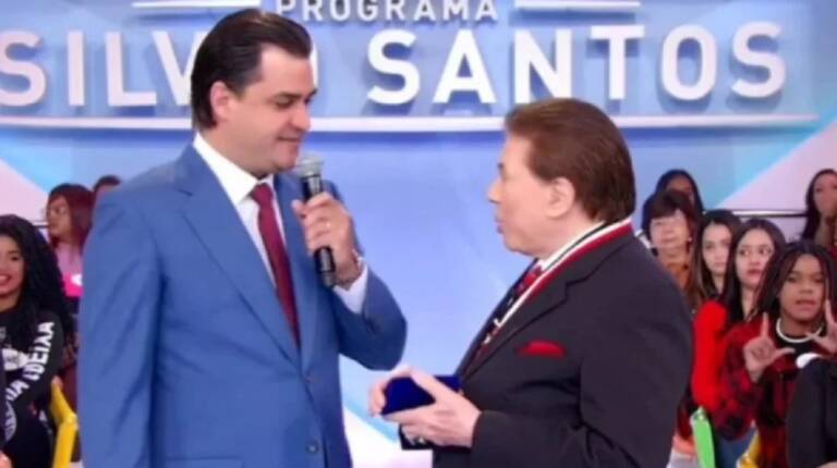Silvio Santos tira aplausos e gritaria por Lula no programa do SBT