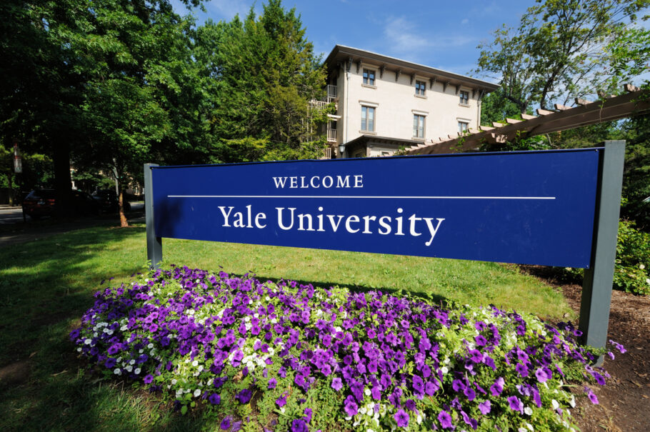 Yale oferece programa de mentoria para jovens brasileiros