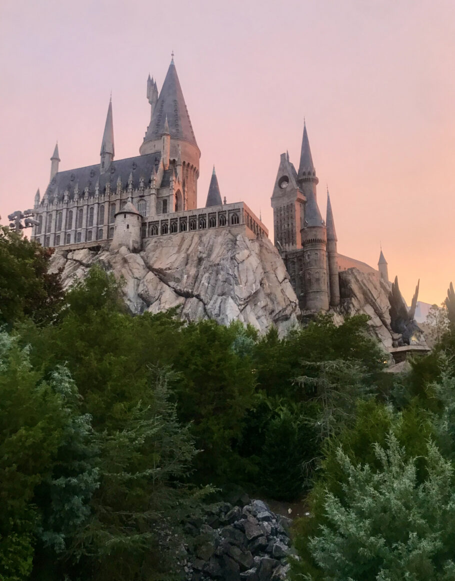 Castelo de Hogwarts, onde está o simulador do Harry Potter, fica no Islands of Adventure