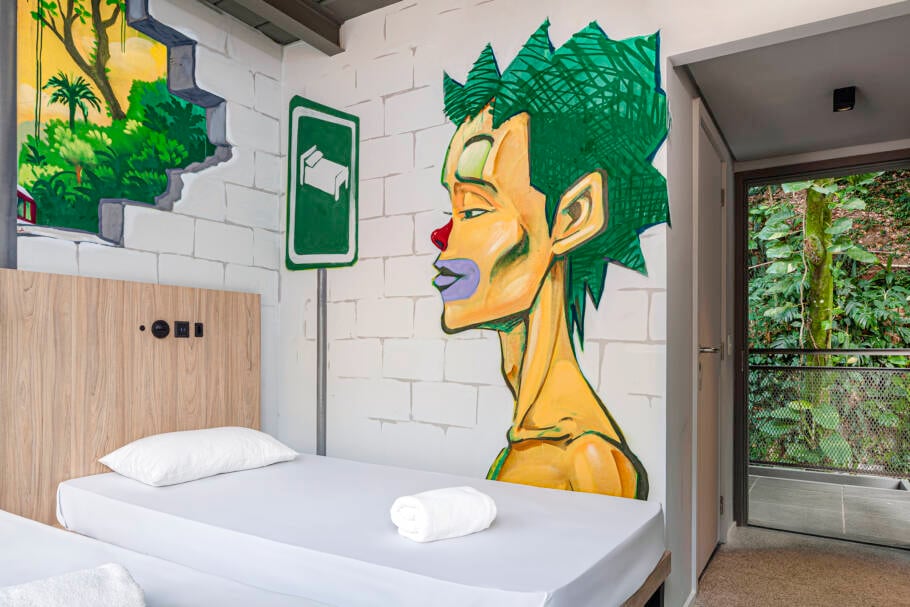 Interior de um dos quartos do JO&JOE Rio