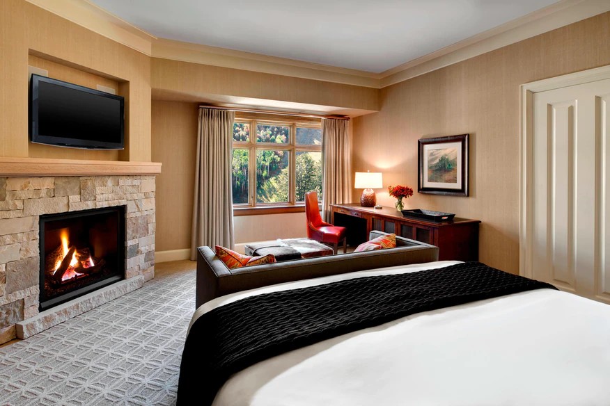  O hotel St Regis Deer Valley oferece 173 suítes e residências com lareiras